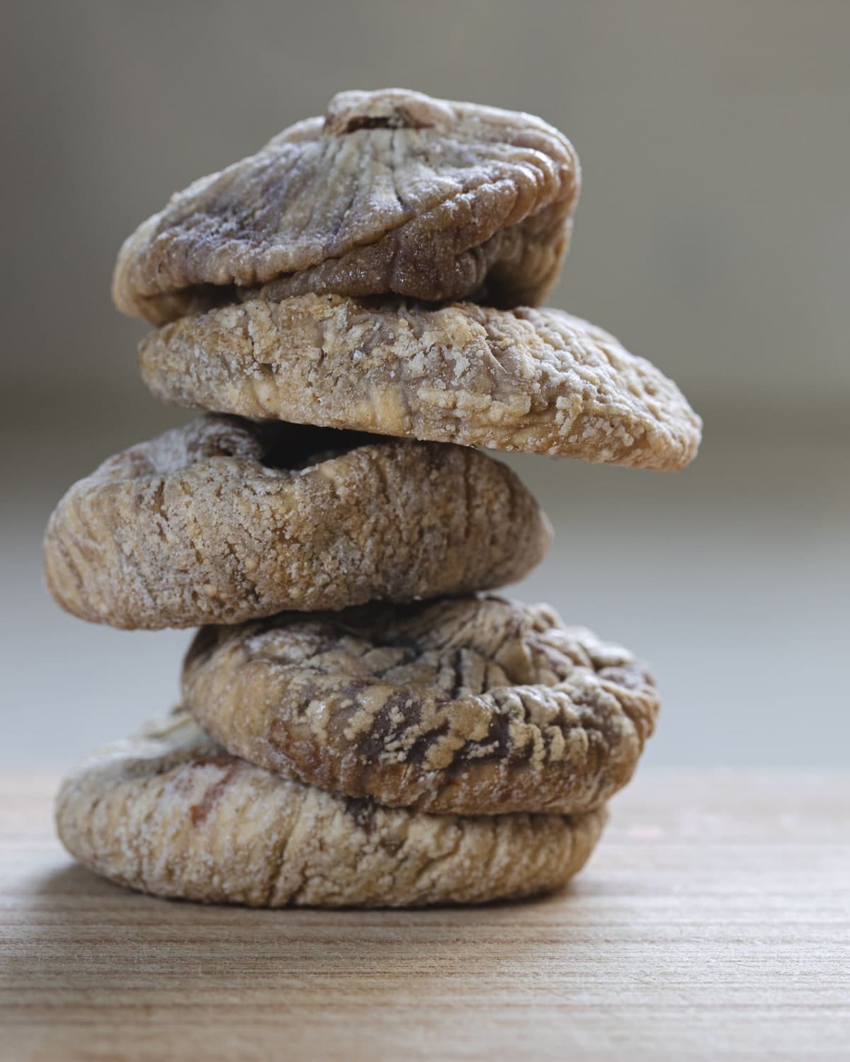 A stack of BM B-grade anjeer